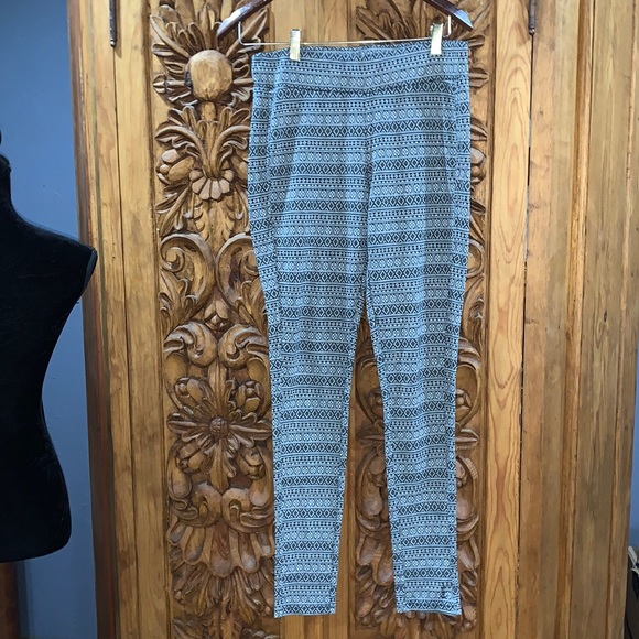 Kavu Pants - EUC Kavu medium black/white legging